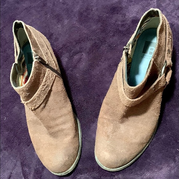 BC Footwear Brown Leather Booties Size 9 - Picture 9 of 10